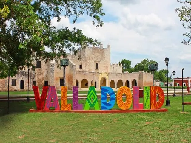 letra de colores en Valladolid Pueblo Mágico